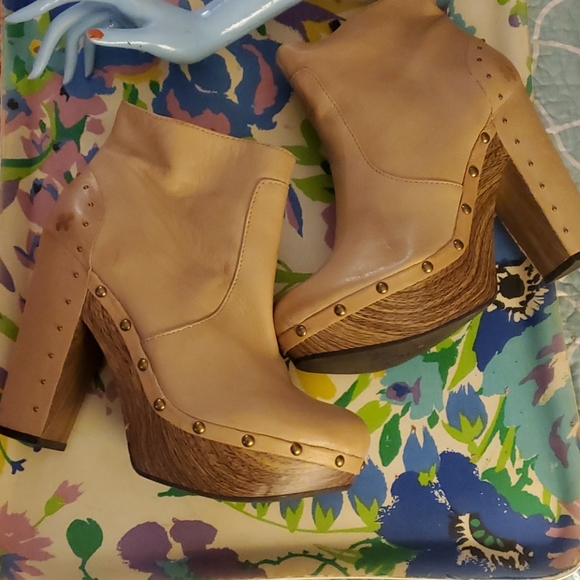 Lucky Brand Shoes - Lucky brand platform booties